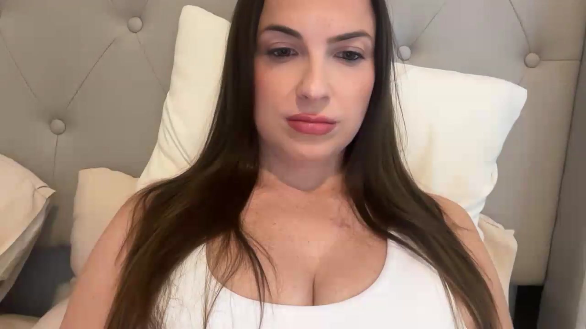 Gallery image thumbnail from sweet_nesss's myfreecams stream on, 06/16/2026, 05:00 image 19 of 20