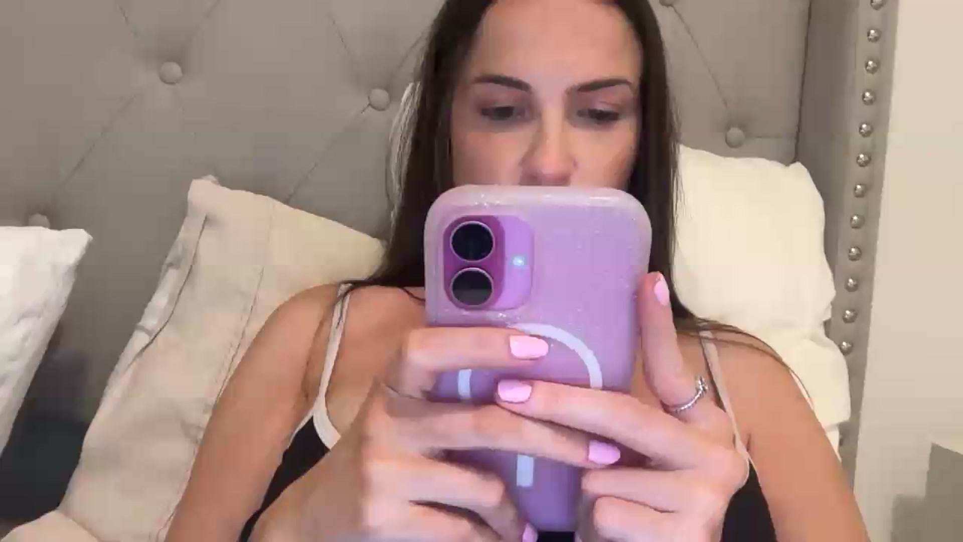 Gallery image thumbnail from sweet_nesss's myfreecams stream on, 06/20/2026, 03:57 image 19 of 20
