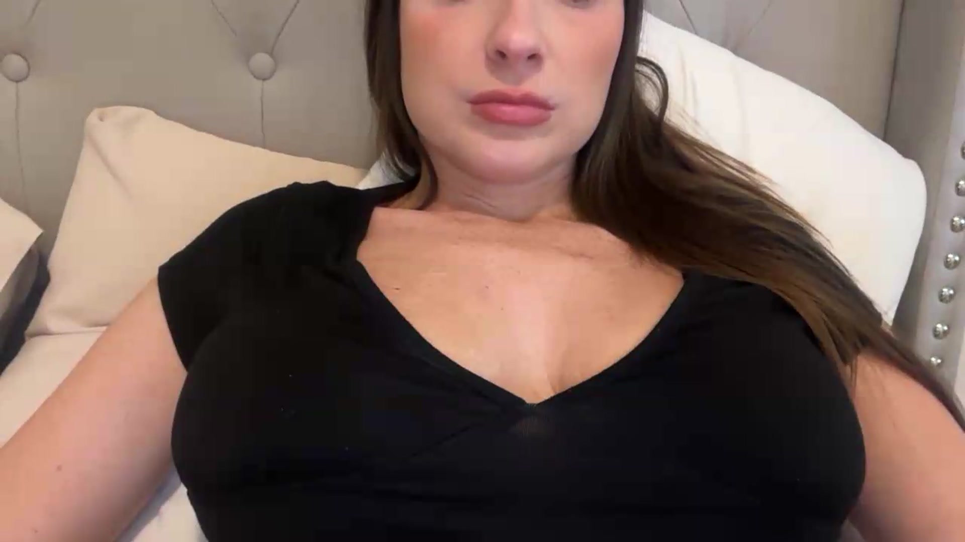Gallery image thumbnail from sweet_nesss's myfreecams stream on, 07/28/2026, 04:51 image 16 of 20