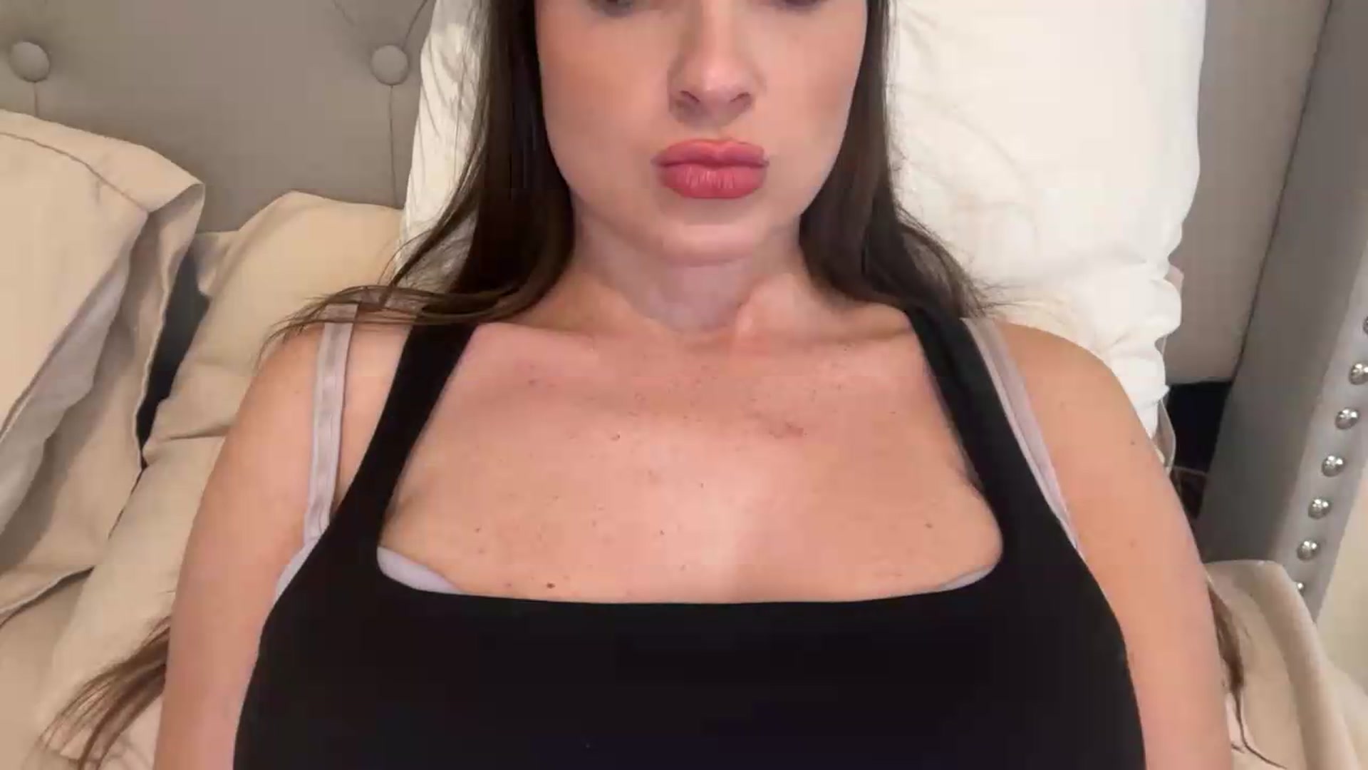 Gallery image thumbnail from sweet_nesss's myfreecams stream on, 08/05/2026, 05:13 image 11 of 20