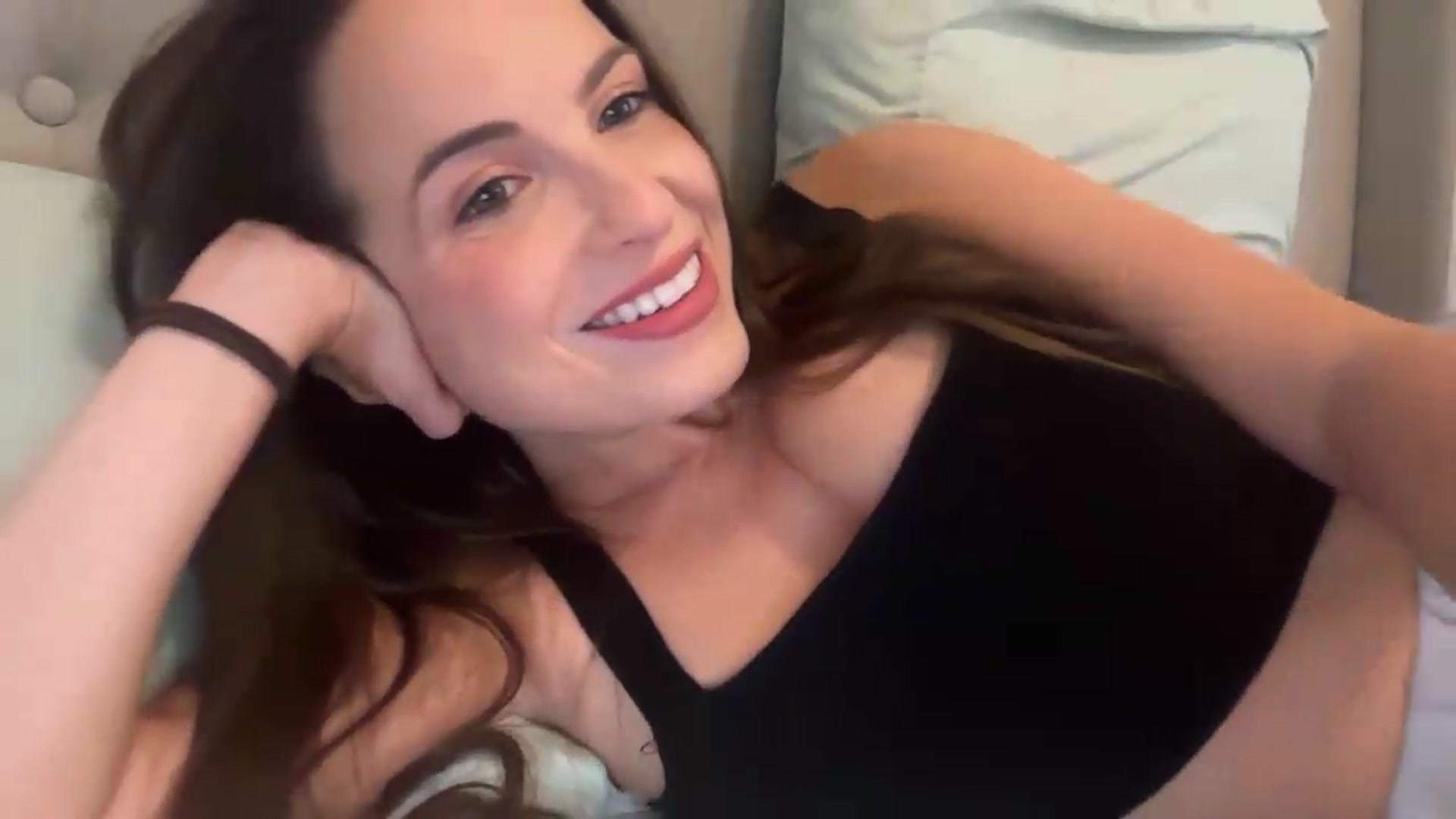 Gallery image thumbnail from sweet_nesss's myfreecams stream on, 09/15/2026, 03:01 image 9 of 20