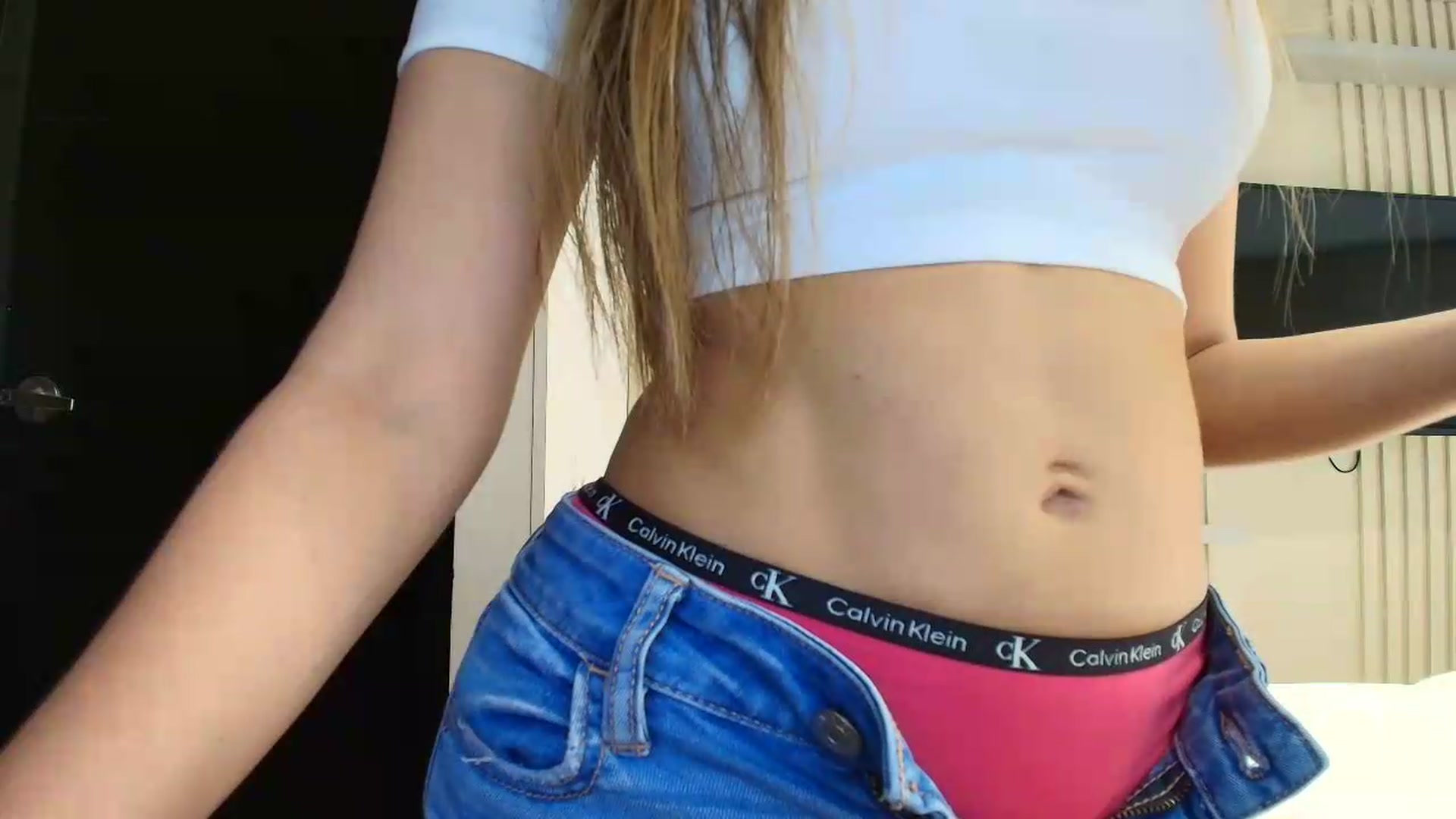 Gallery image thumbnail from sweetgirl1993's myfreecams stream on, 05/14/2026, 16:08 image 13 of 20