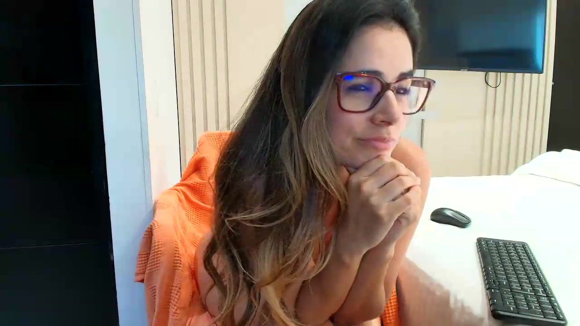 Gallery image thumbnail from sweetgirl1993's myfreecams stream on, 06/22/2026, 22:30 image 9 of 20