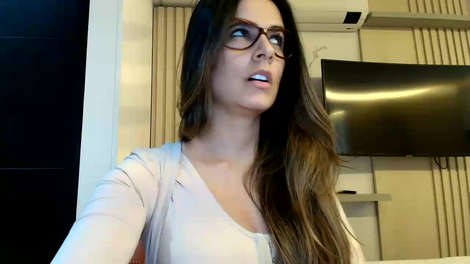 Gallery image thumbnail from sweetgirl1993's myfreecams stream on, 08/03/2026, 23:20 image 4 of 20