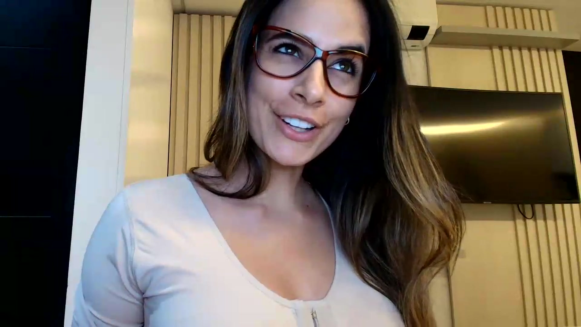 Gallery image thumbnail from sweetgirl1993's myfreecams stream on, 08/03/2026, 23:20 image 8 of 20