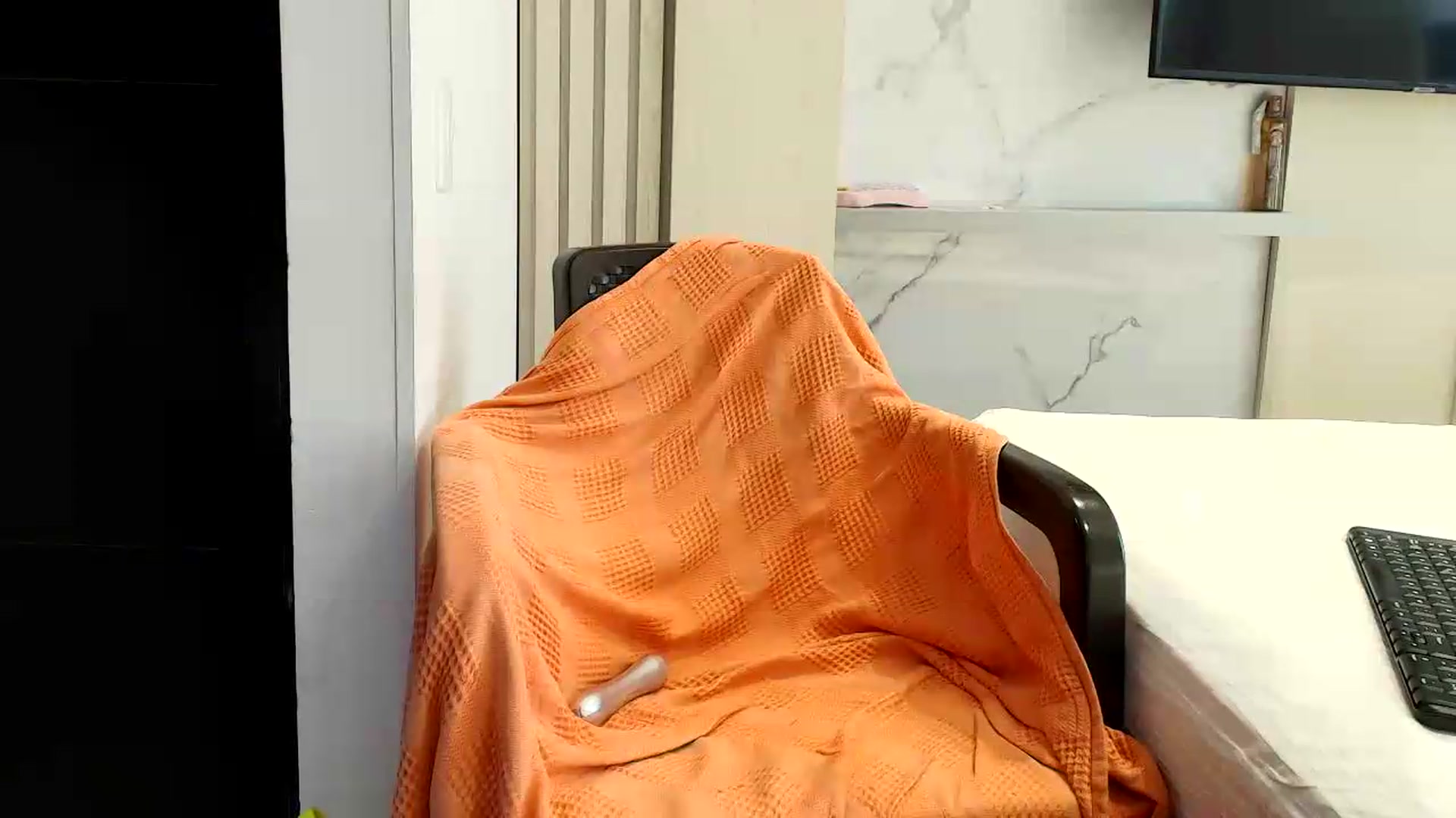 Gallery image thumbnail from sweetgirl1993's myfreecams stream on, 08/17/2026, 16:02 image 10 of 20