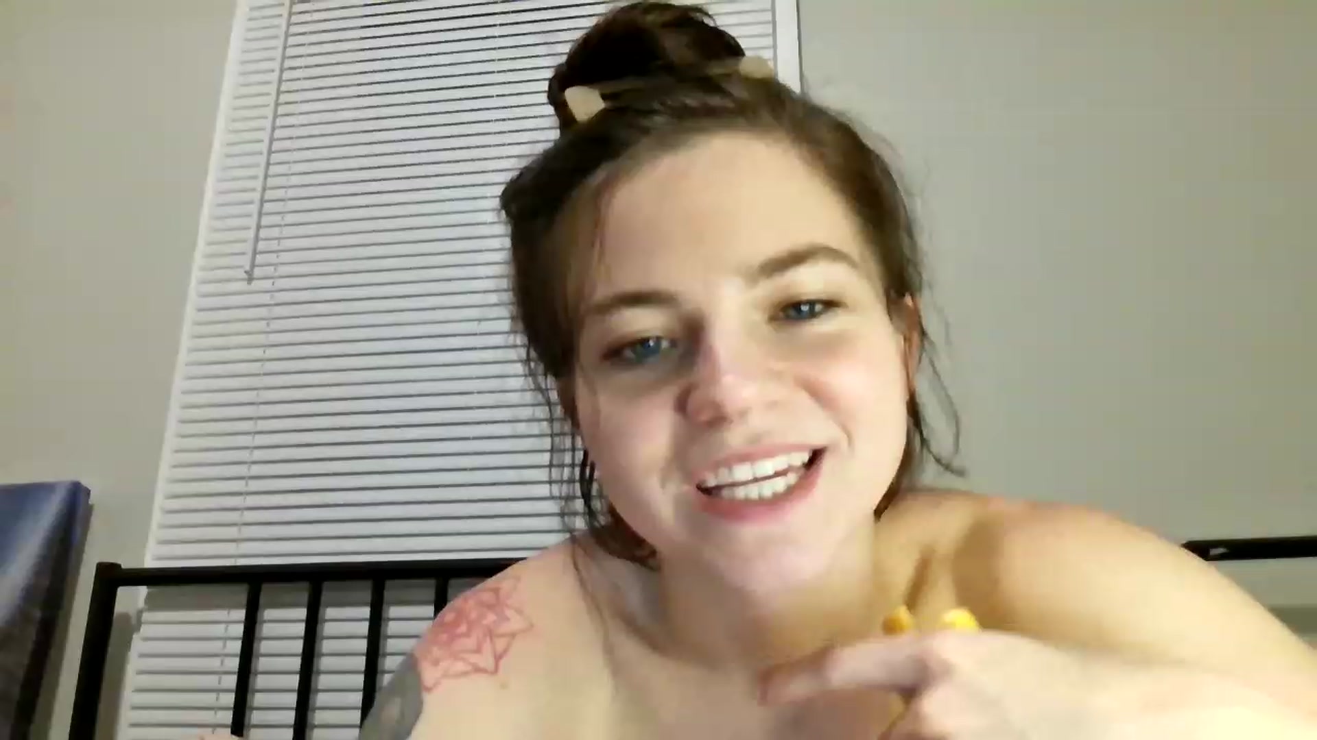 Gallery image thumbnail from sweetgirl898's myfreecams stream on, 08/07/2023, 09:38 image 17 of 20