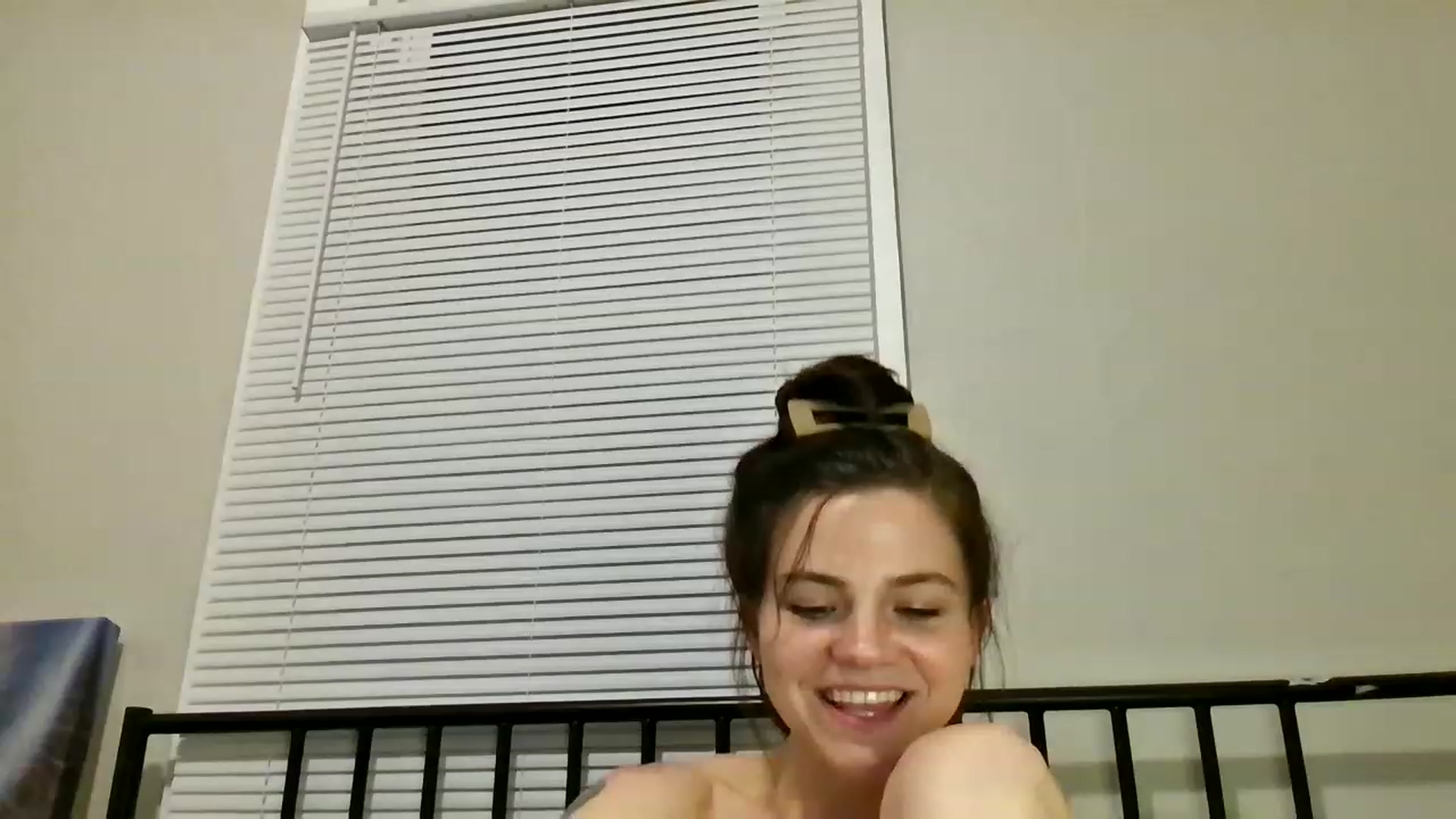 Gallery image thumbnail from sweetgirl898's myfreecams stream on, 08/07/2023, 09:38 image 16 of 20