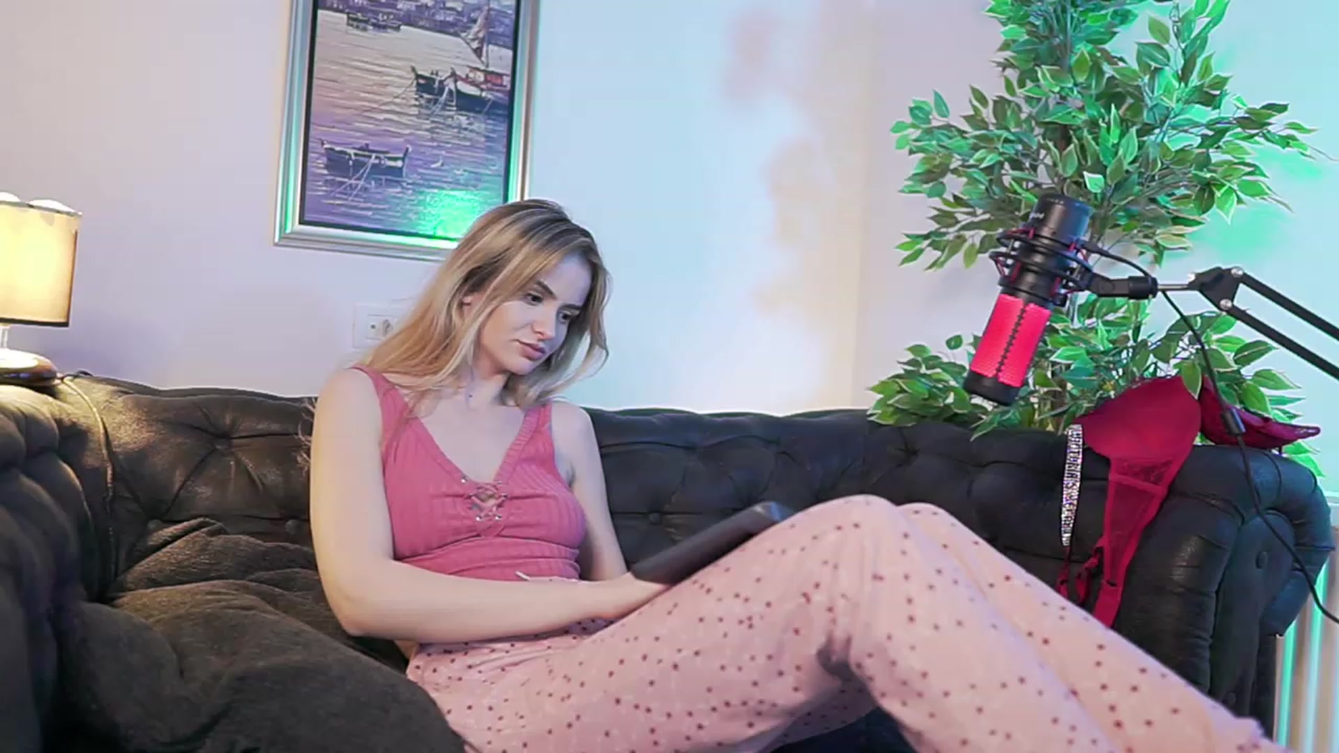 Gallery image thumbnail from sweetkins's myfreecams stream on, 05/24/2023, 02:06 image 9 of 20