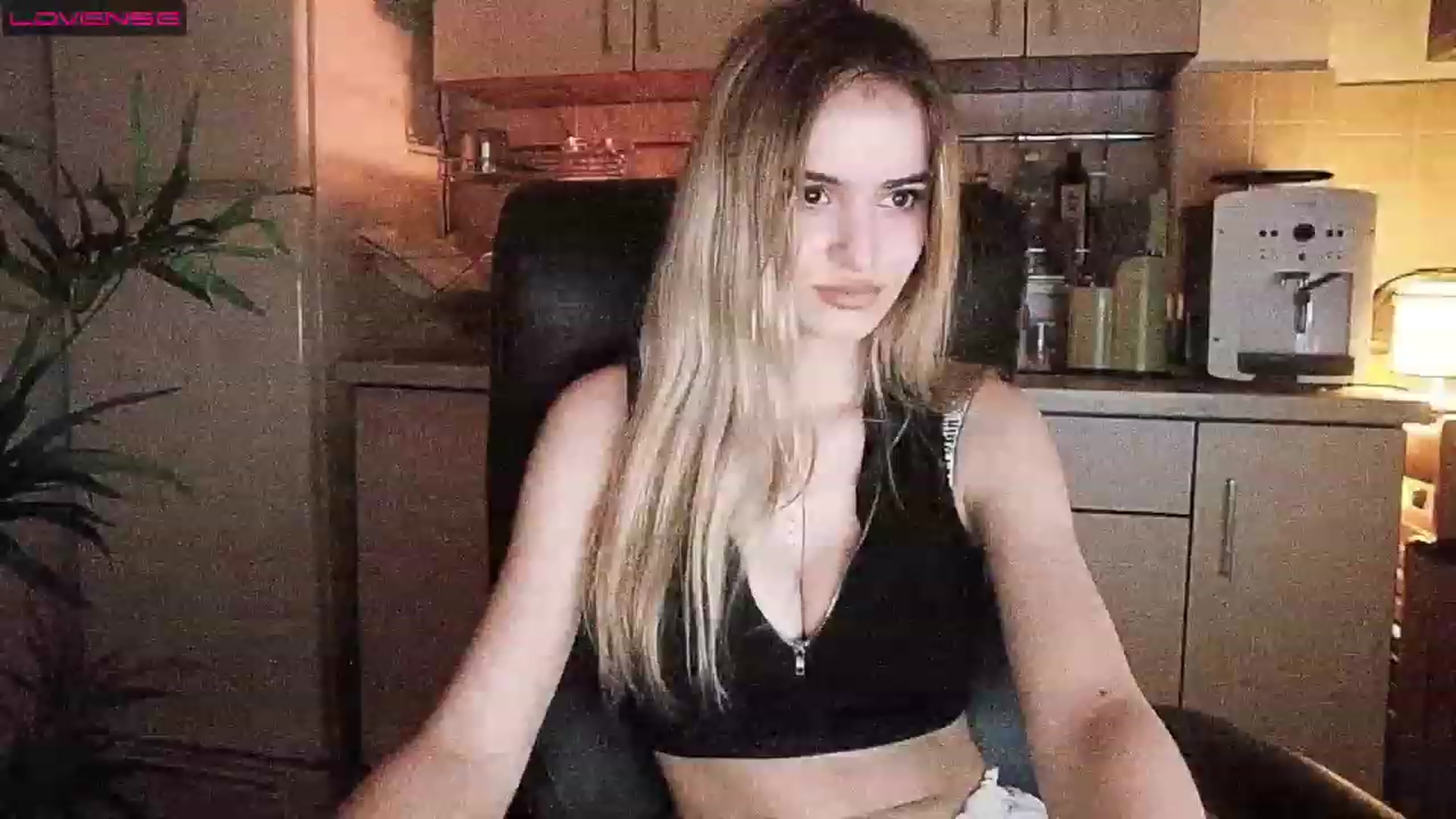 Gallery image thumbnail from sweetkins's myfreecams stream on, 07/04/2023, 22:59 image 20 of 20