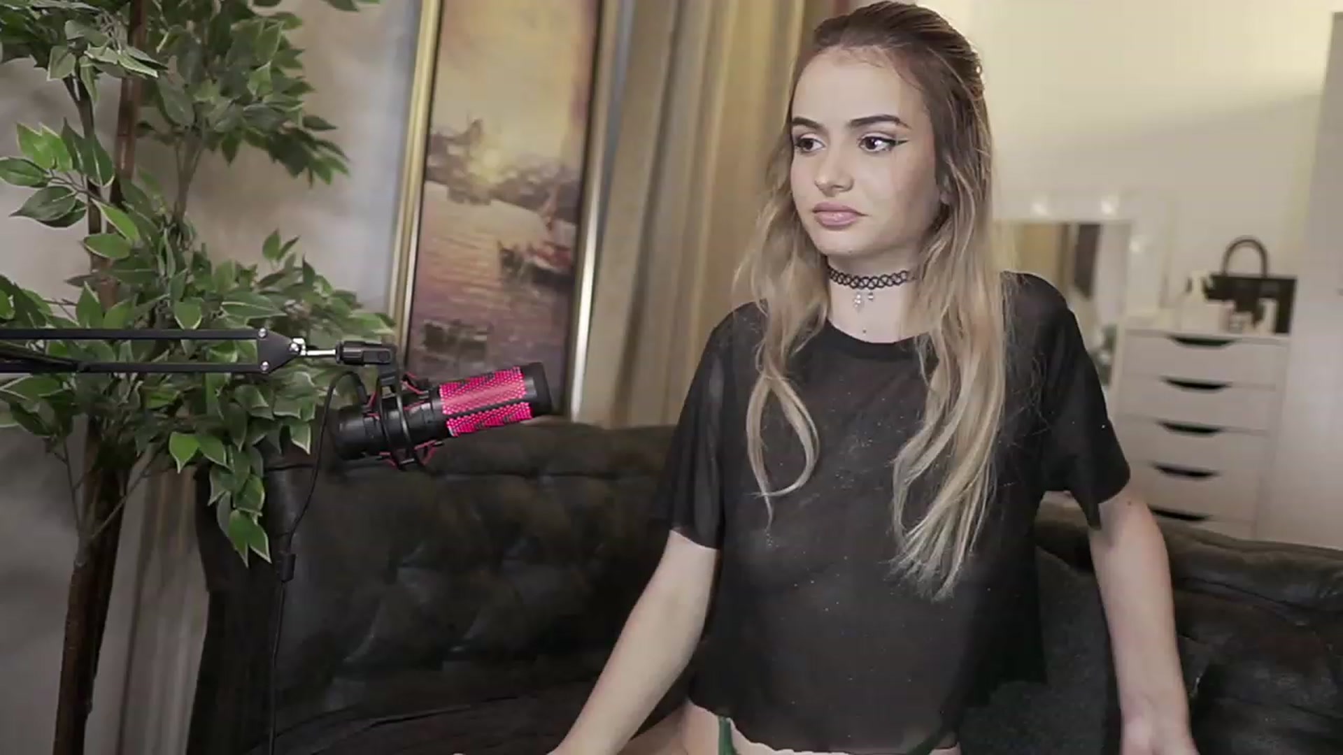 Gallery image thumbnail from sweetkins's myfreecams stream on, 09/06/2023, 20:53 image 1 of 20