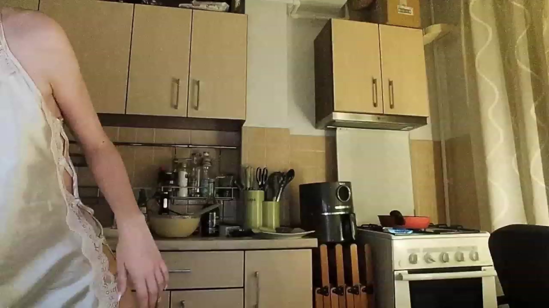 Gallery image thumbnail from sweetkins's myfreecams stream on, 11/23/2023, 24:11 image 8 of 20