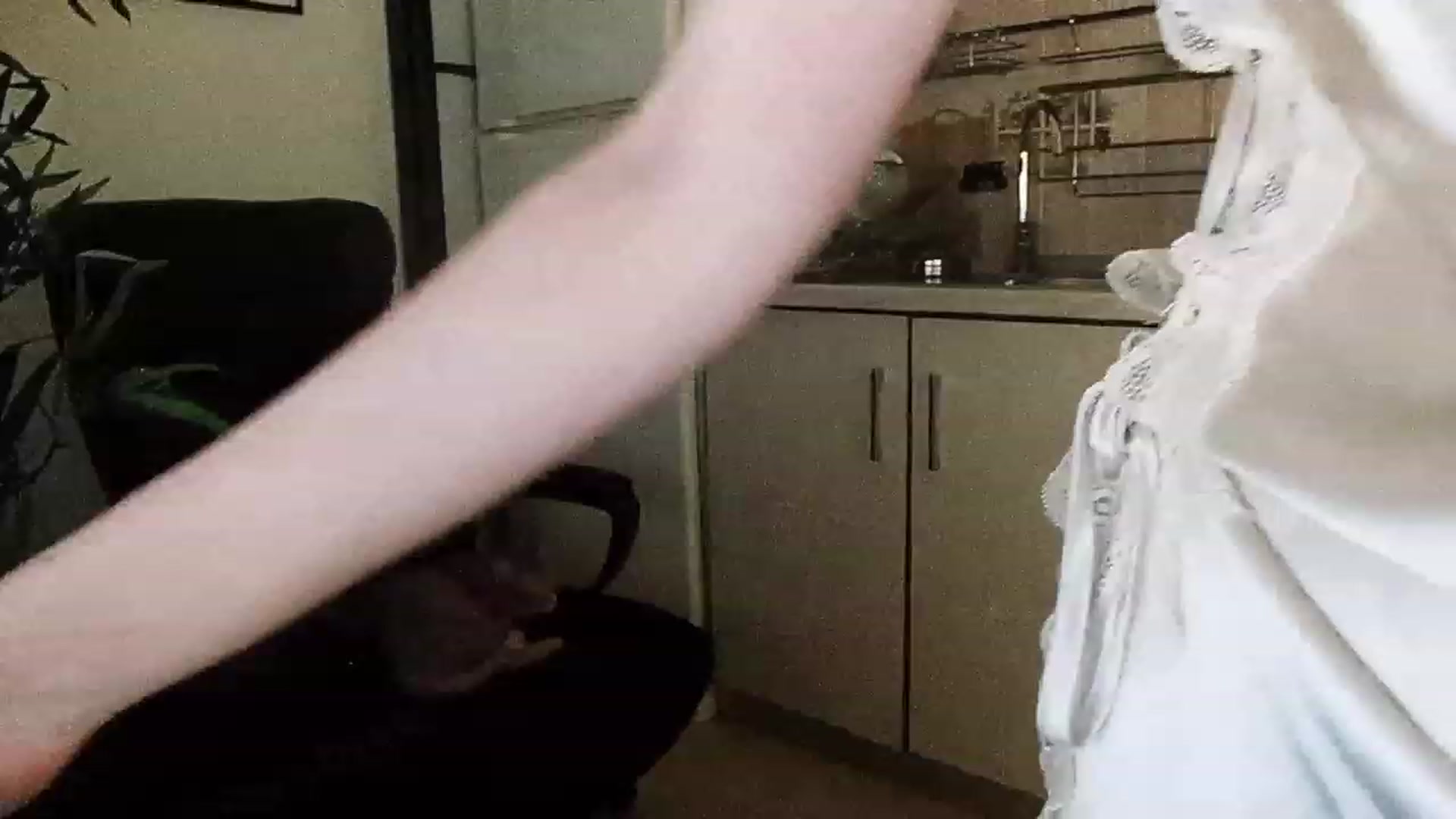 Gallery image thumbnail from sweetkins's myfreecams stream on, 11/23/2023, 24:11 image 20 of 20