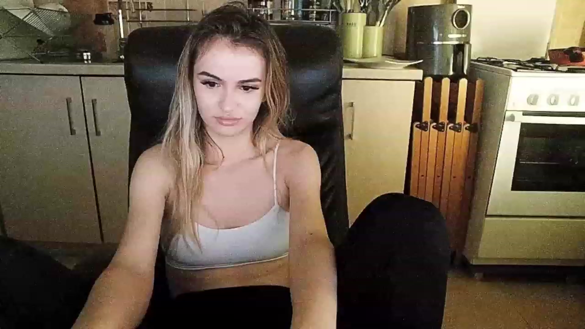 Gallery image thumbnail from sweetkins's myfreecams stream on, 11/23/2023, 03:39 image 7 of 20