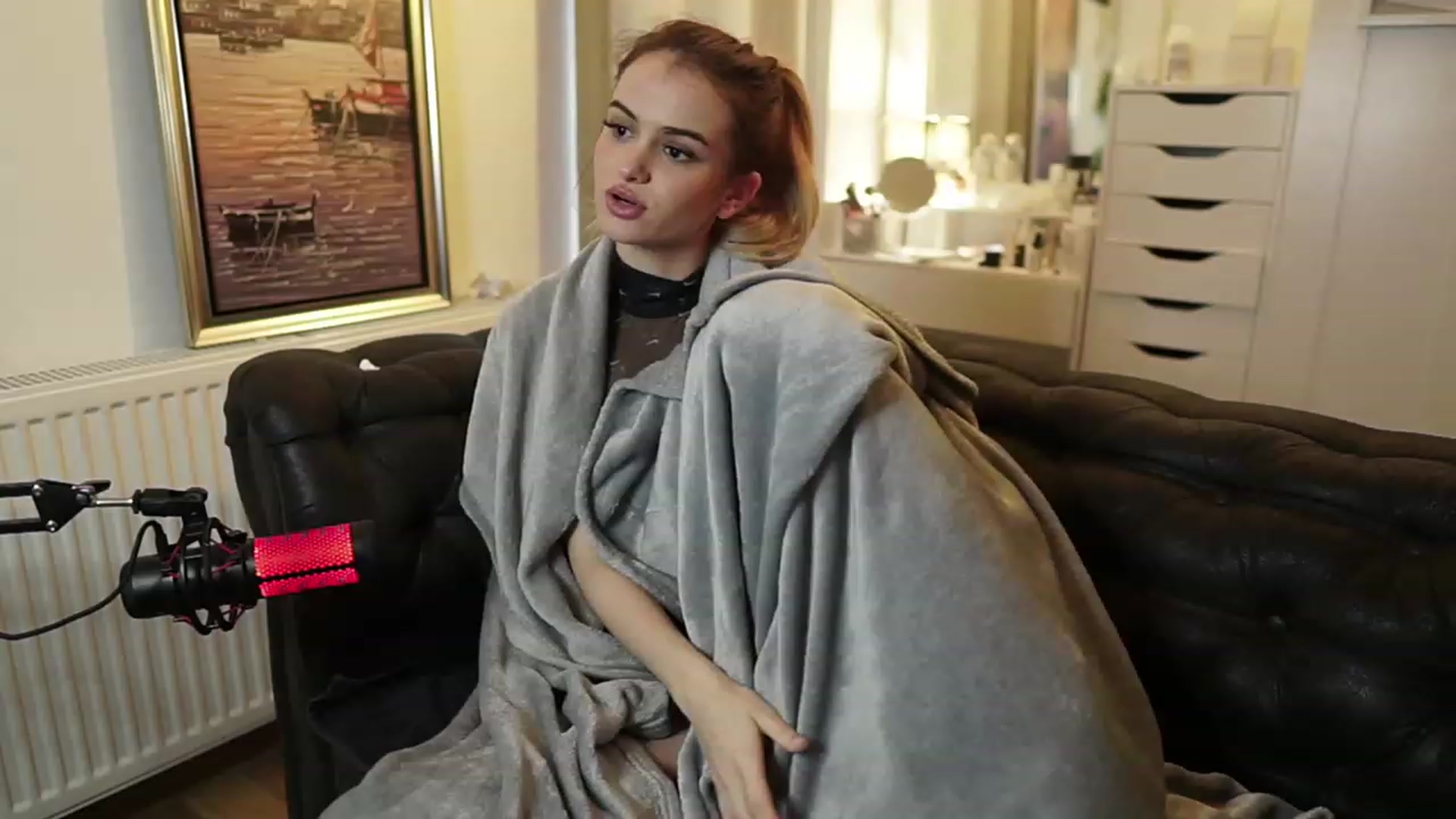 Gallery image thumbnail from sweetkins's myfreecams stream on, 12/01/2023, 10:35 image 7 of 20
