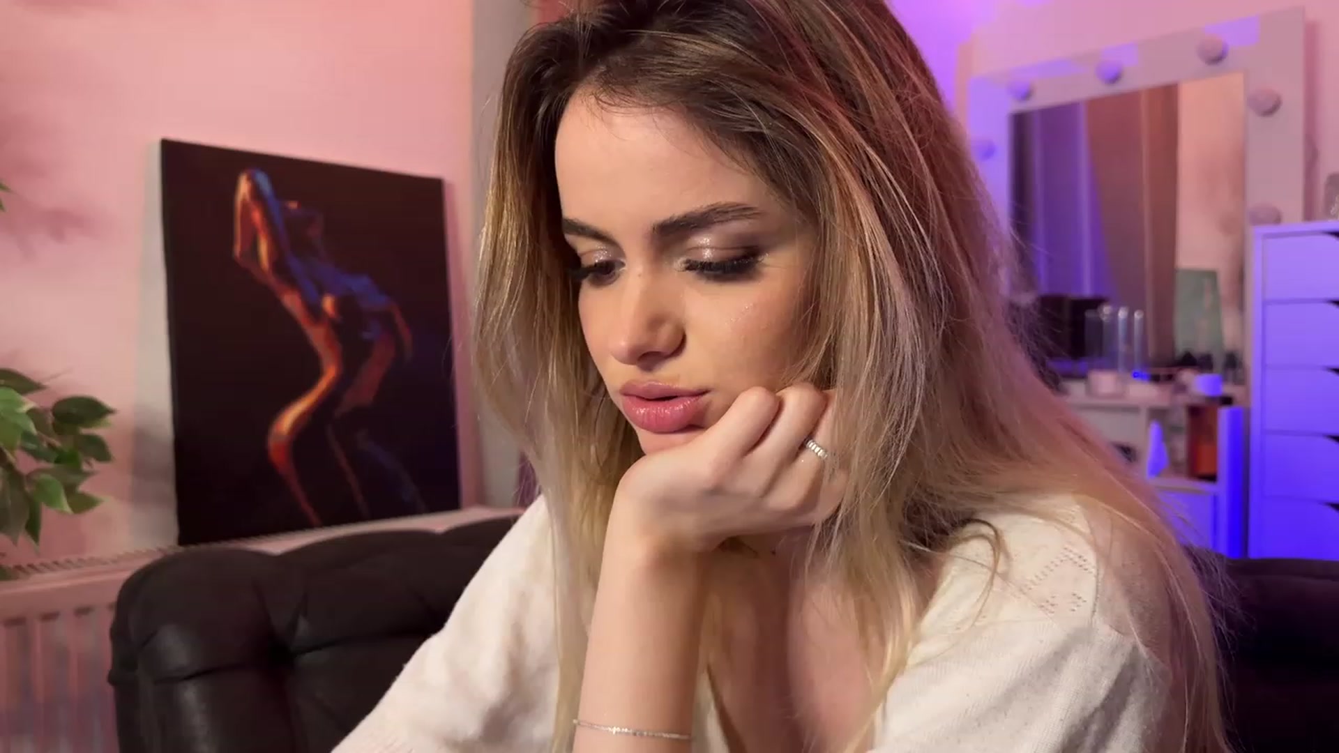 Gallery image thumbnail from sweetkins's myfreecams stream on, 02/11/2024, 24:44 image 11 of 20