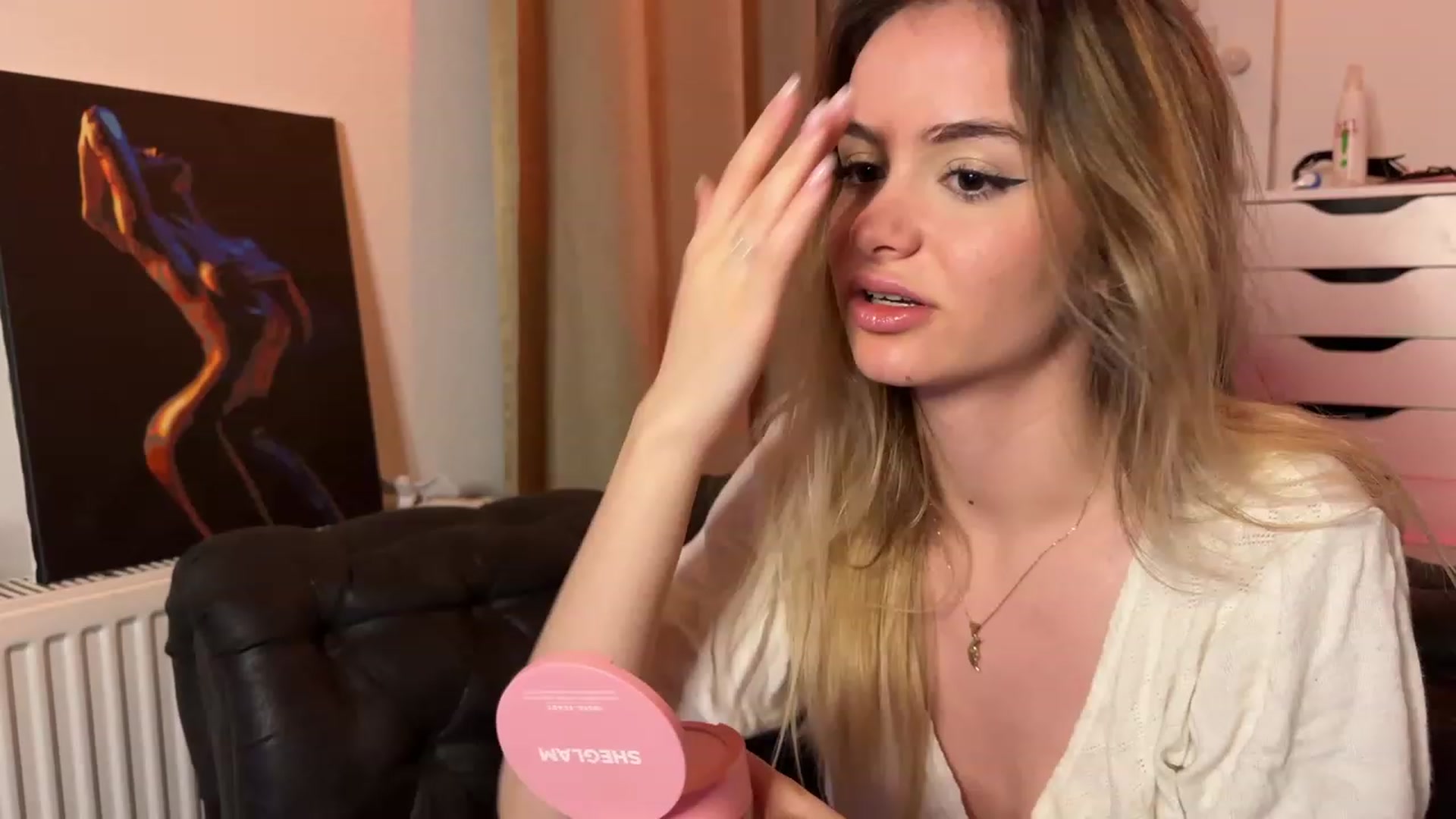Gallery image thumbnail from sweetkins's myfreecams stream on, 03/10/2024, 23:44 image 1 of 20