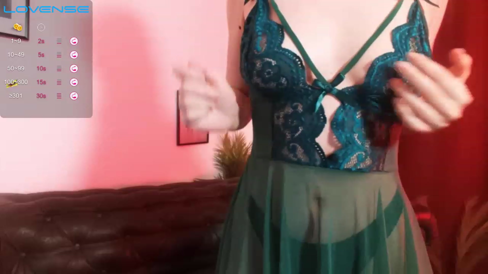 Gallery image thumbnail from sweetkinsmfc's myfreecams stream on, 11/25/2022, 24:02 image 13 of 20