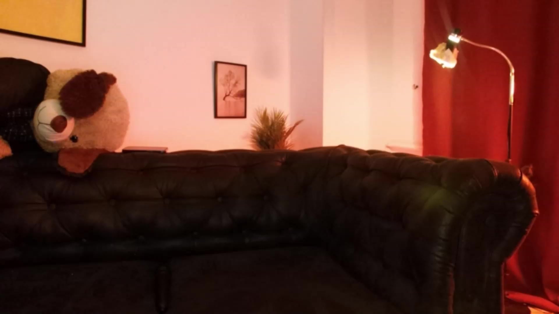 Gallery image thumbnail from sweetkinsmfc's myfreecams stream on, 12/02/2022, 24:34 image 18 of 20