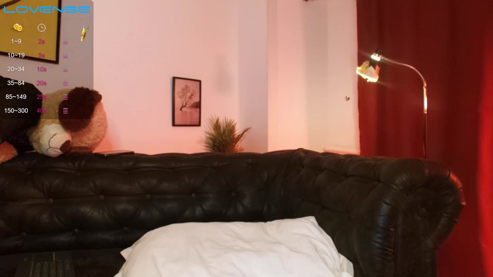 Gallery image thumbnail from sweetkinsmfc's myfreecams stream on, 12/03/2022, 01:54 image 11 of 20