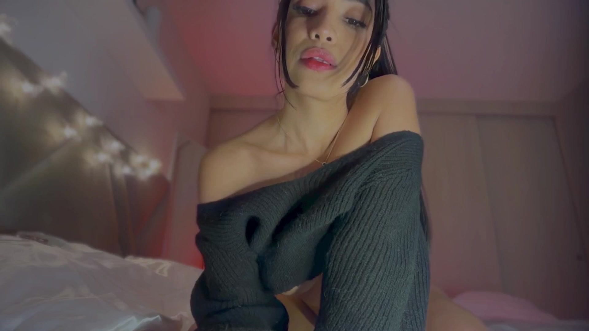 Gallery image thumbnail from sweetmoon1's myfreecams stream on, 03/11/2026, 02:20 image 4 of 20