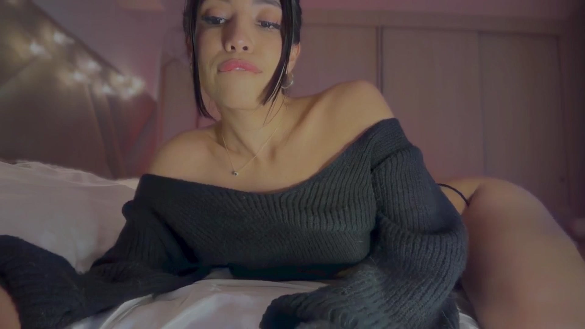 Gallery image thumbnail from sweetmoon1's myfreecams stream on, 03/11/2026, 03:47 image 15 of 20