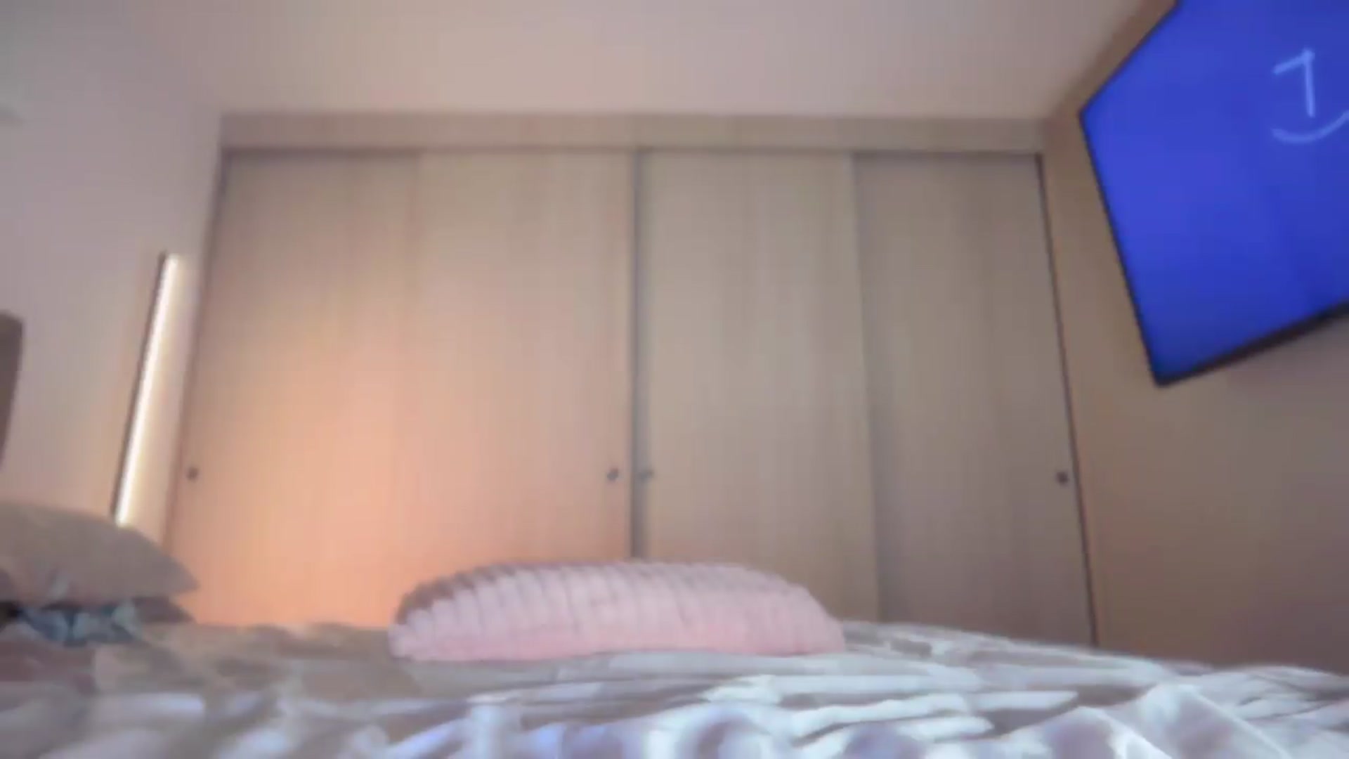 Gallery image thumbnail from sweetmoon1's myfreecams stream on, 08/19/2026, 02:39 image 17 of 20