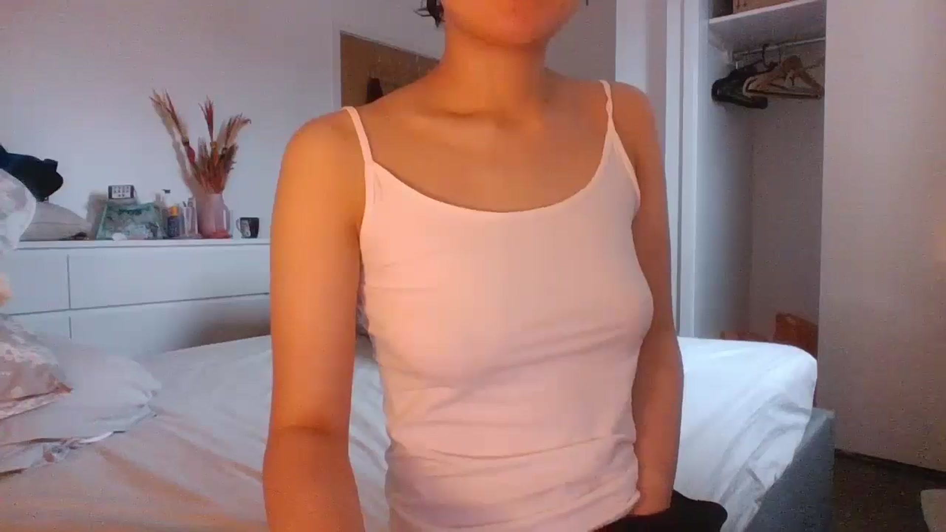 Gallery image thumbnail from sweetnomi22's myfreecams stream on, 07/08/2024, 17:29 image 13 of 20