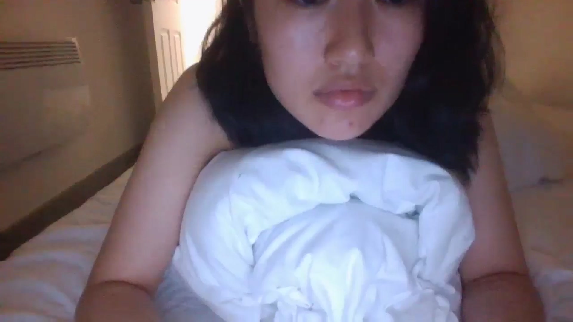 Gallery image thumbnail from sweetnomi22's myfreecams stream on, 08/04/2024, 02:44 image 17 of 20