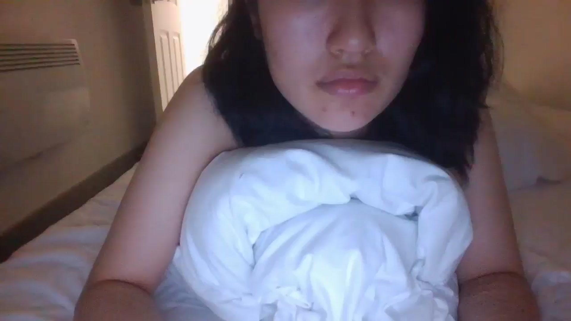 Gallery image thumbnail from sweetnomi22's myfreecams stream on, 08/04/2024, 02:44 image 15 of 20