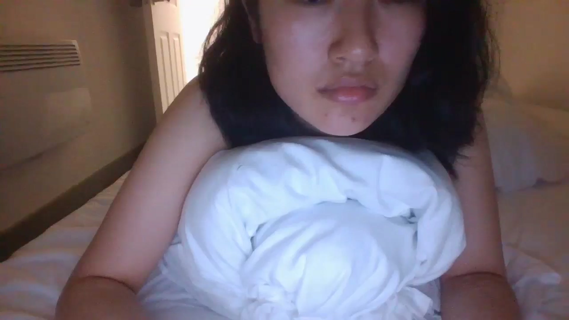 Gallery image thumbnail from sweetnomi22's myfreecams stream on, 08/04/2024, 02:44 image 18 of 20