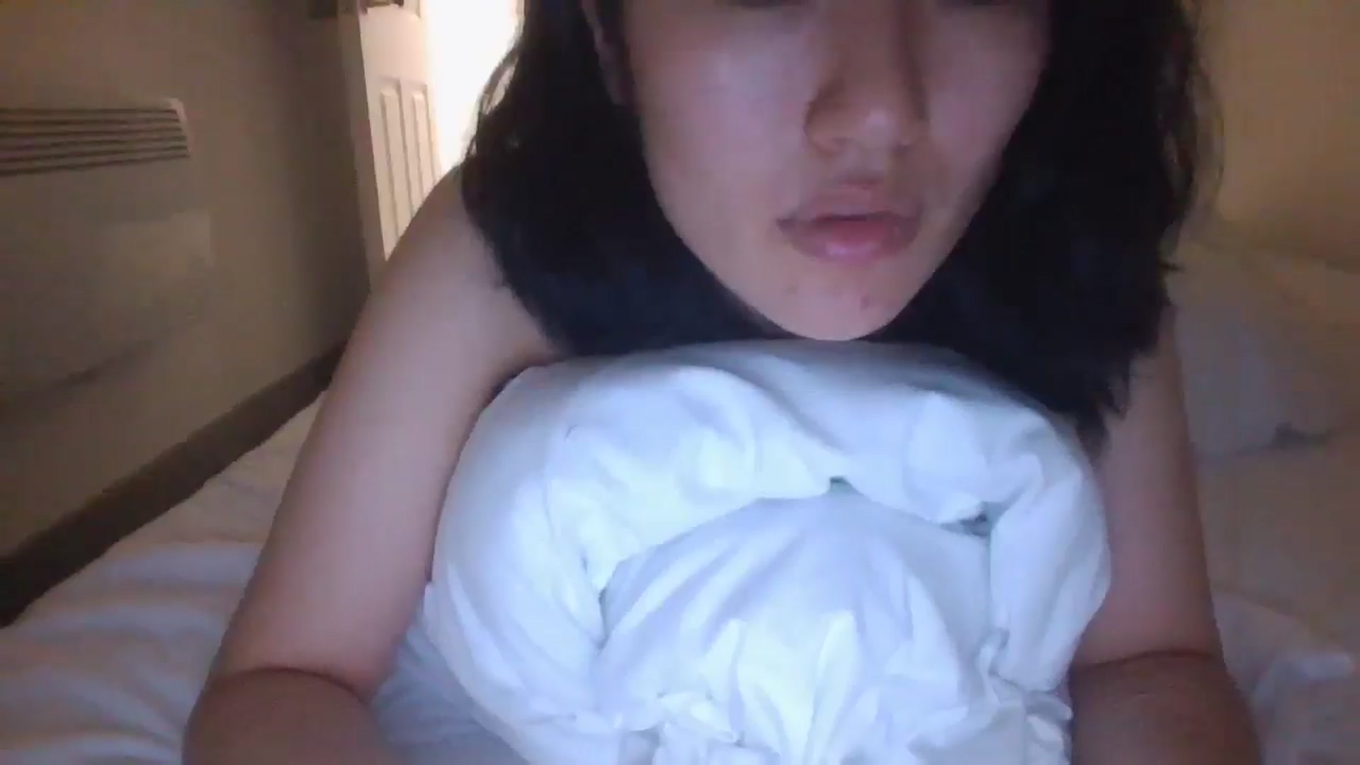 Gallery image thumbnail from sweetnomi22's myfreecams stream on, 08/04/2024, 02:44 image 13 of 20