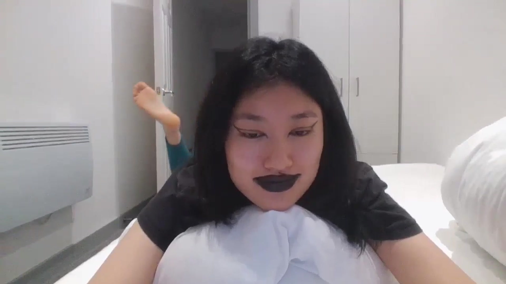 Gallery image thumbnail from sweetnomi22's myfreecams stream on, 09/03/2024, 17:34 image 6 of 20