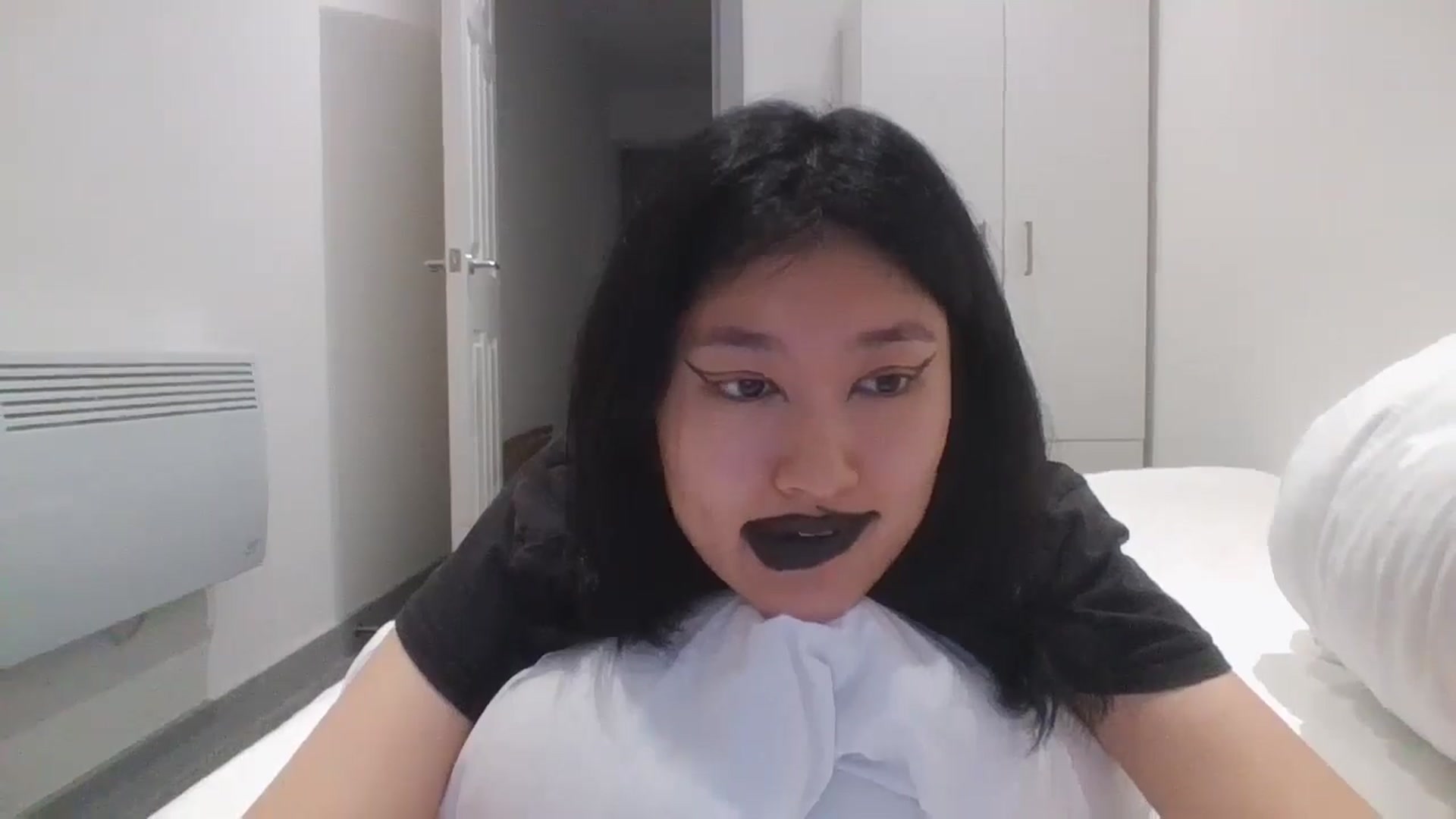 Gallery image thumbnail from sweetnomi22's myfreecams stream on, 09/03/2024, 17:34 image 5 of 20