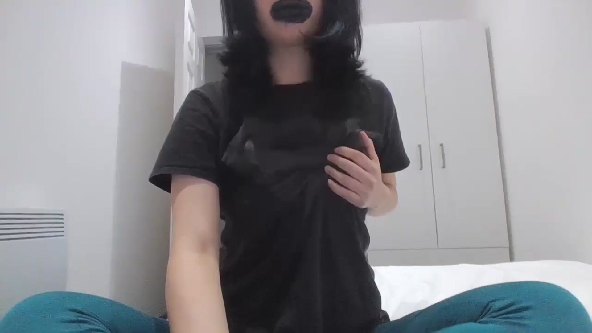 Gallery image thumbnail from sweetnomi22's myfreecams stream on, 09/03/2024, 17:49 image 12 of 20