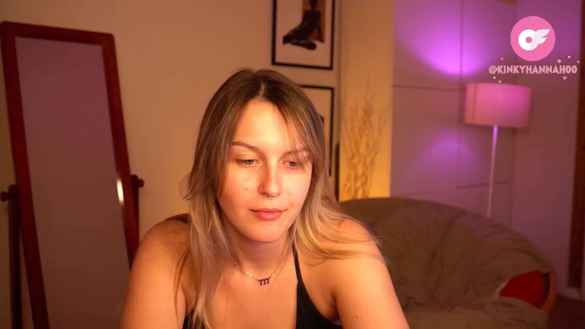Gallery image thumbnail from sweetpulse_'s myfreecams stream on, 05/13/2024, 08:28 image 9 of 20