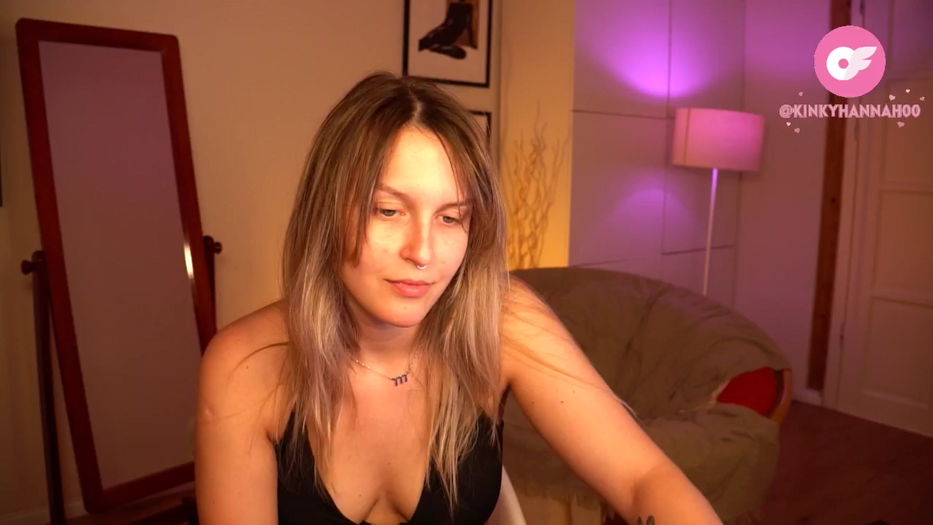 Gallery image thumbnail from sweetpulse_'s myfreecams stream on, 05/13/2024, 08:28 image 13 of 20