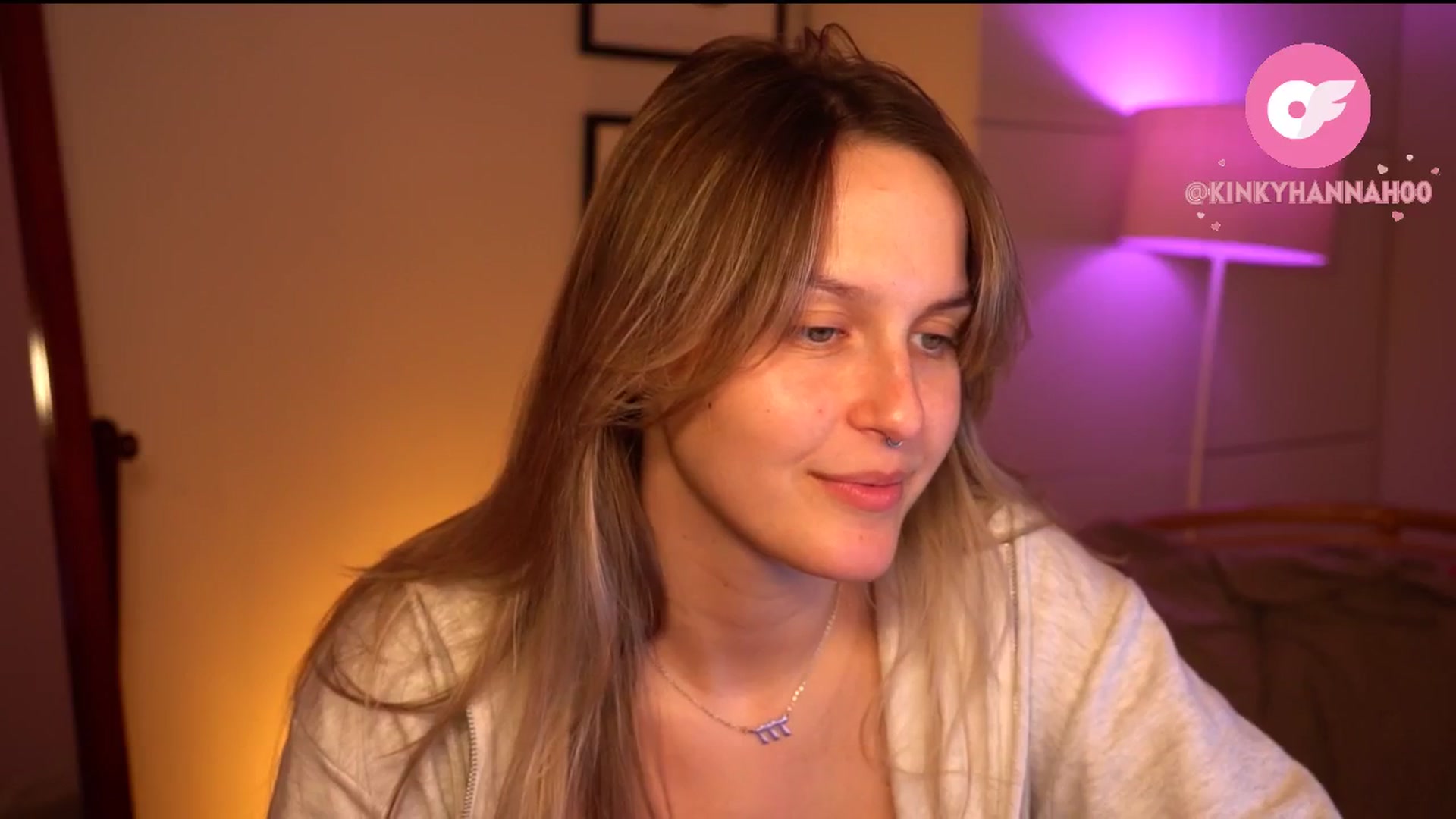 Gallery image thumbnail from sweetpulse_'s myfreecams stream on, 05/20/2024, 08:51 image 6 of 20