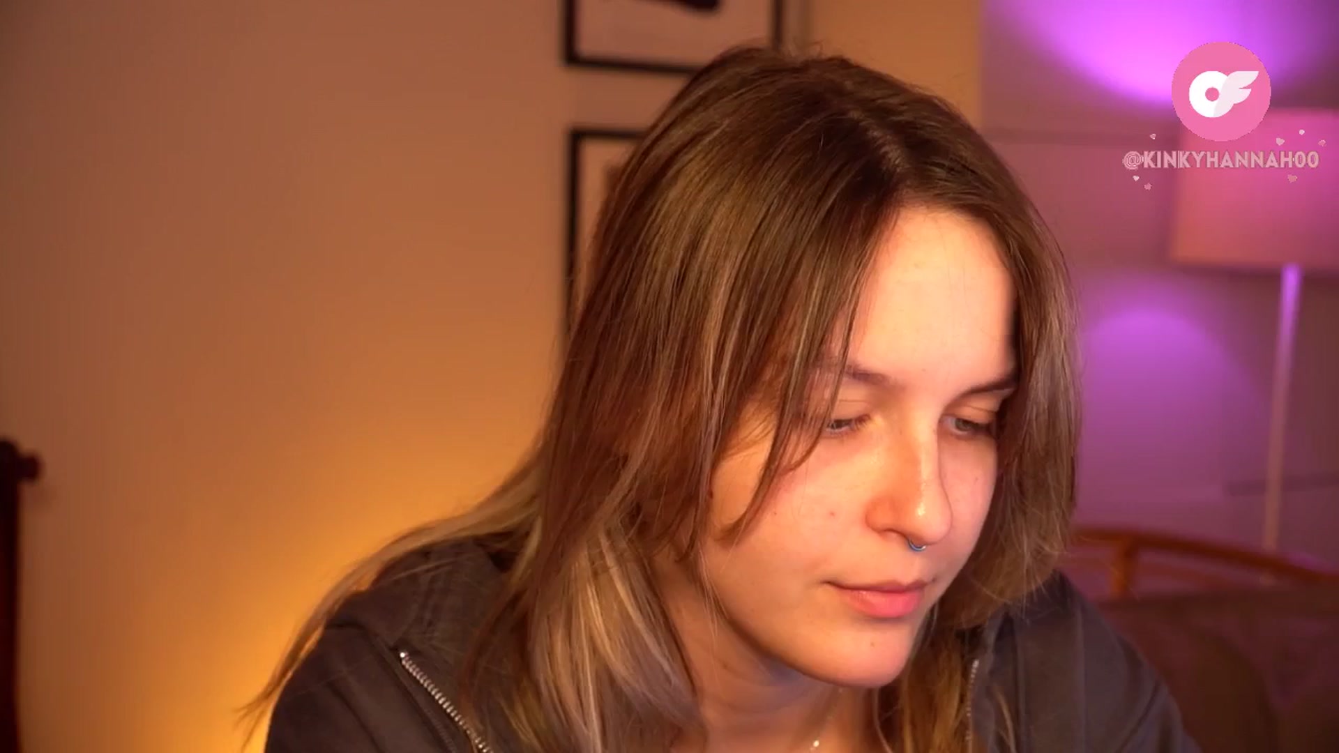Gallery image thumbnail from sweetpulse_'s myfreecams stream on, 05/21/2024, 08:23 image 12 of 20
