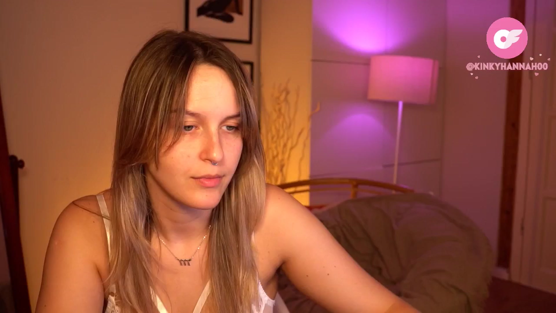 Gallery image thumbnail from sweetpulse_'s myfreecams stream on, 05/21/2024, 08:23 image 3 of 20
