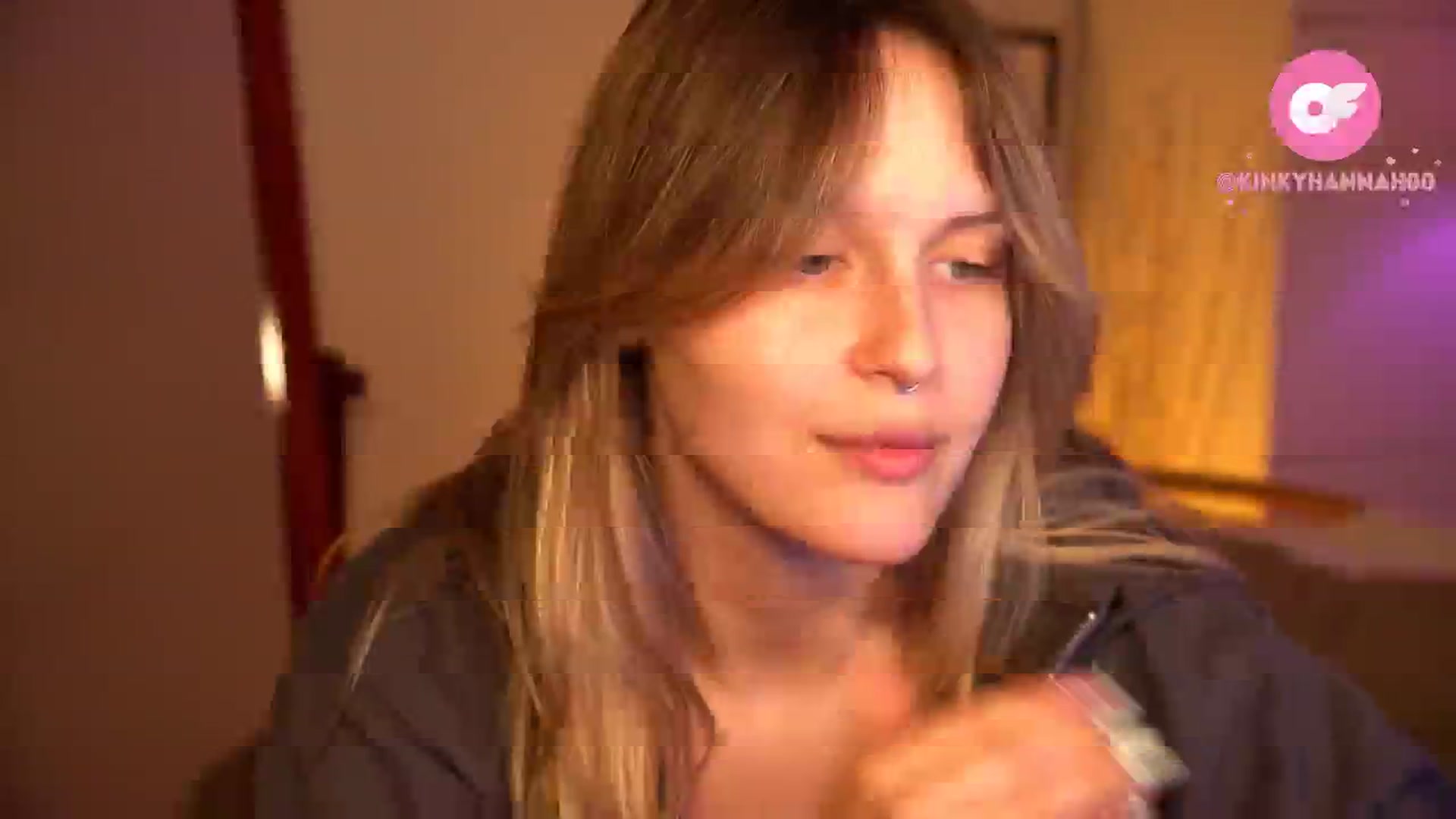 Gallery image thumbnail from sweetpulse_'s myfreecams stream on, 06/03/2024, 07:13 image 9 of 20