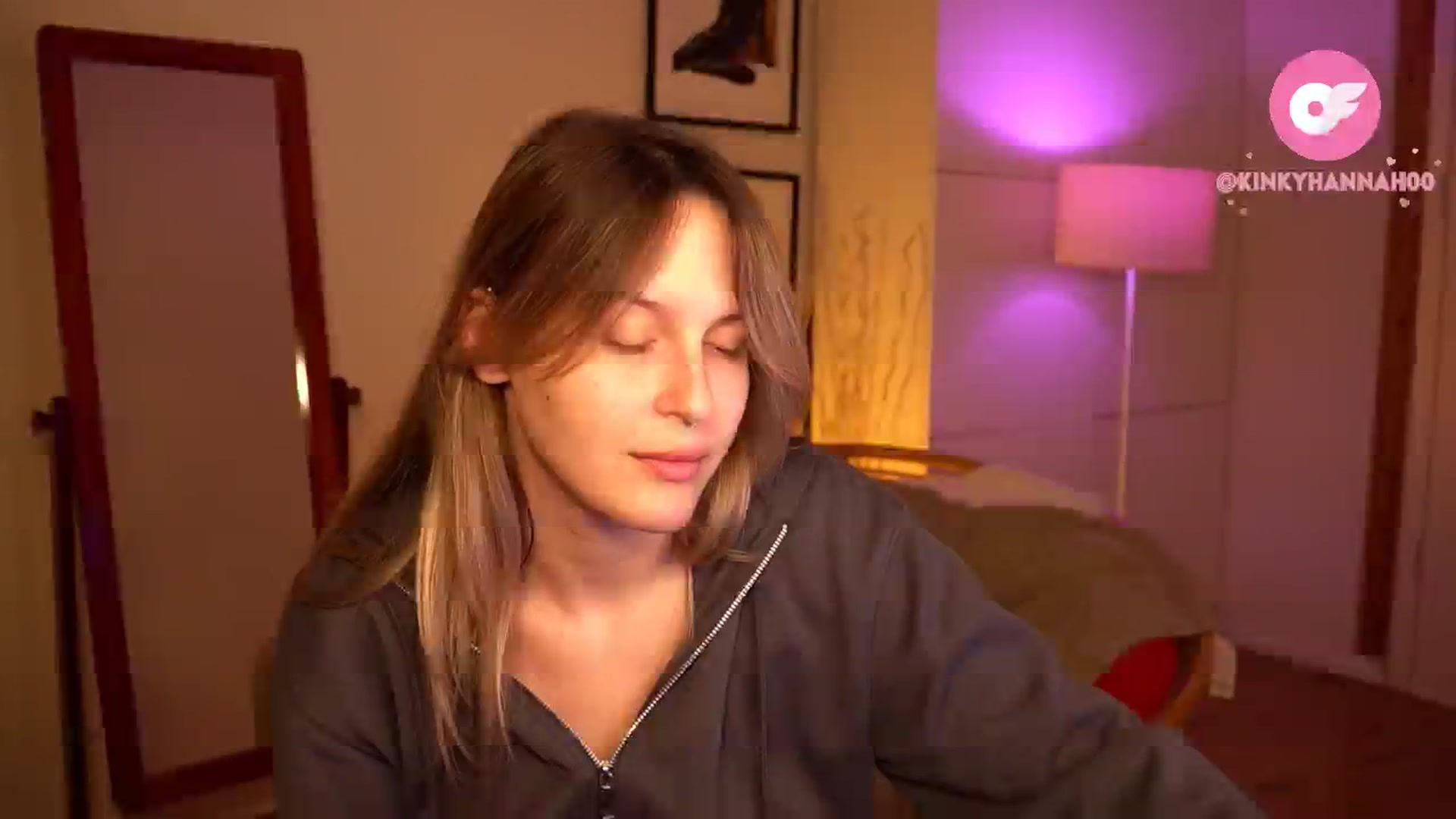 Gallery image thumbnail from sweetpulse_'s myfreecams stream on, 06/03/2024, 07:13 image 14 of 20