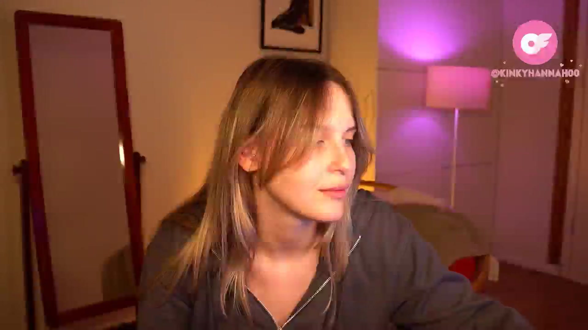 Gallery image thumbnail from sweetpulse_'s myfreecams stream on, 06/03/2024, 07:13 image 12 of 20