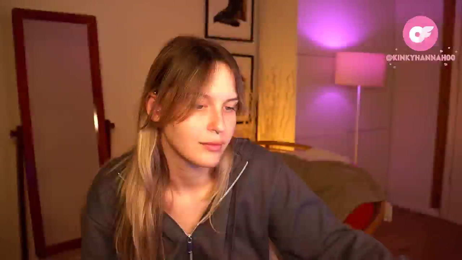 Gallery image thumbnail from sweetpulse_'s myfreecams stream on, 06/03/2024, 07:13 image 17 of 20