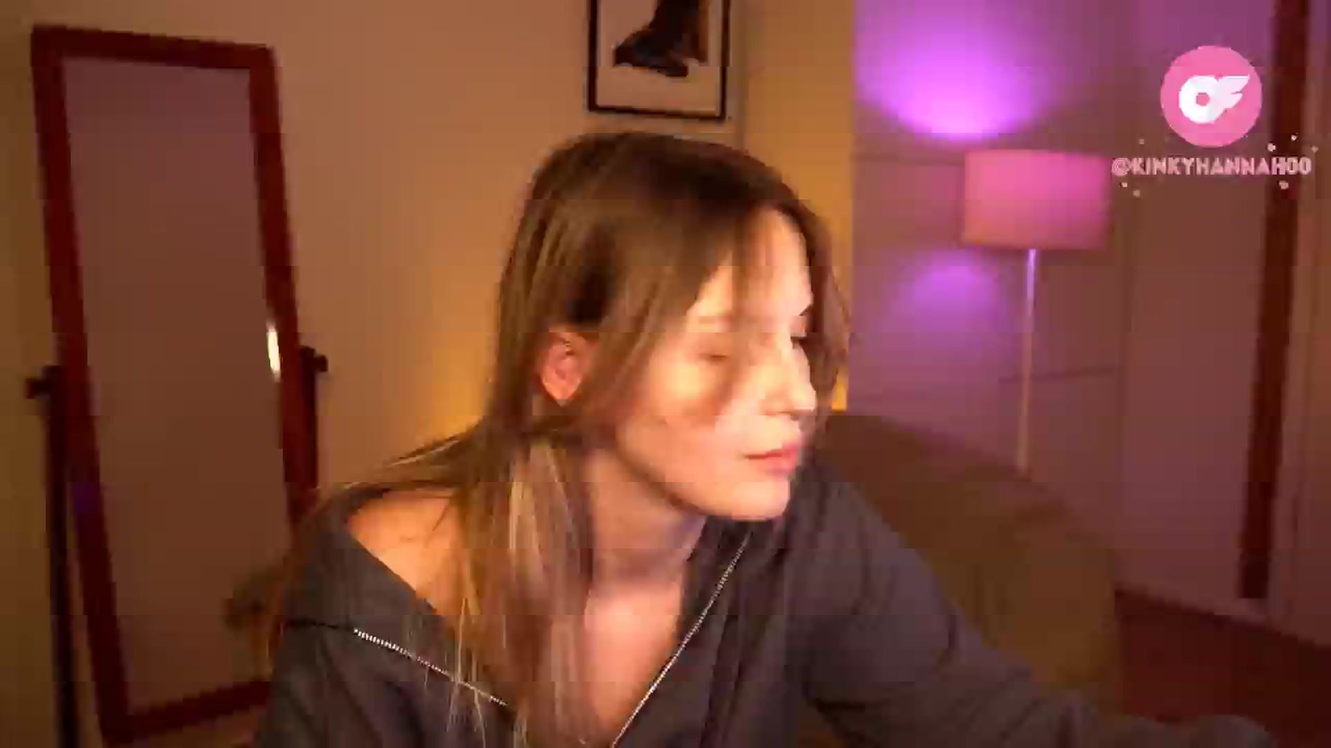 Gallery image thumbnail from sweetpulse_'s myfreecams stream on, 06/03/2024, 08:13 image 3 of 20