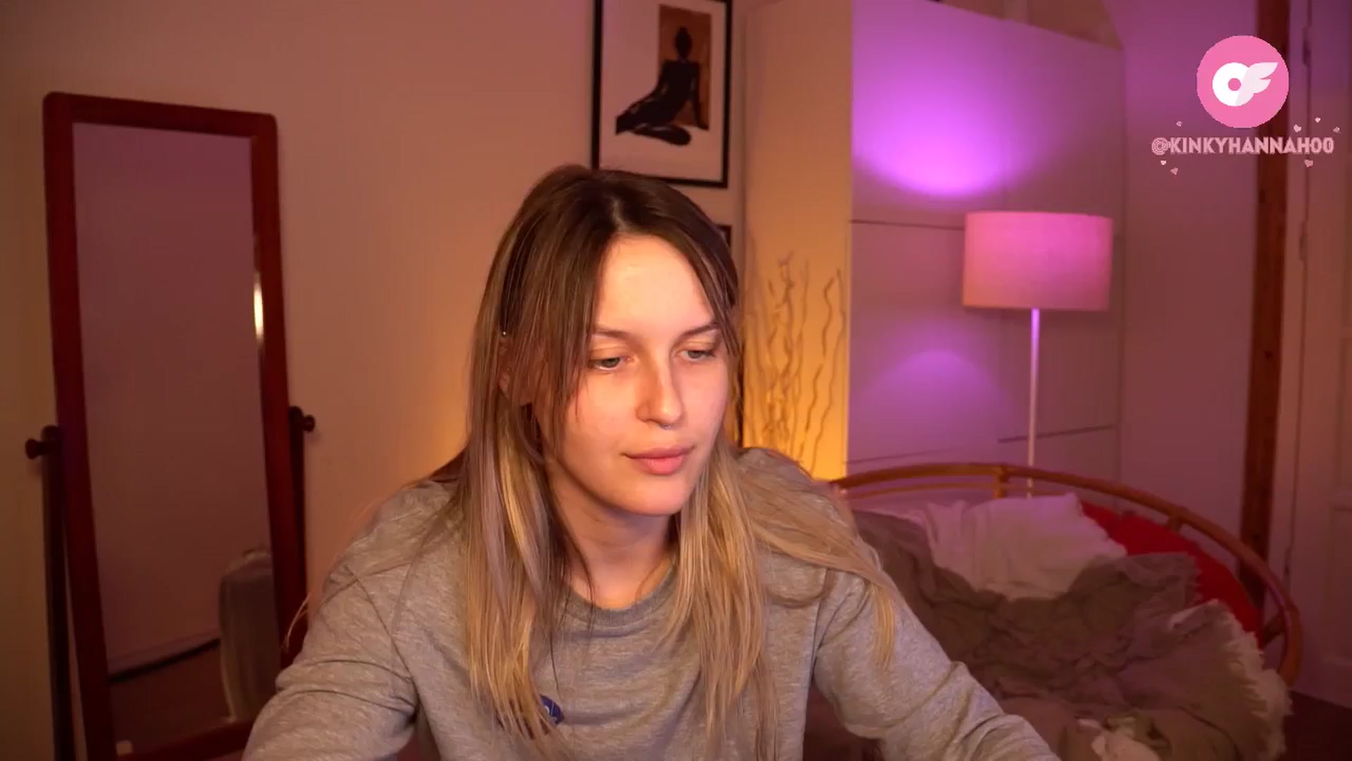 Gallery image thumbnail from sweetpulse_'s myfreecams stream on, 06/04/2024, 07:25 image 16 of 20