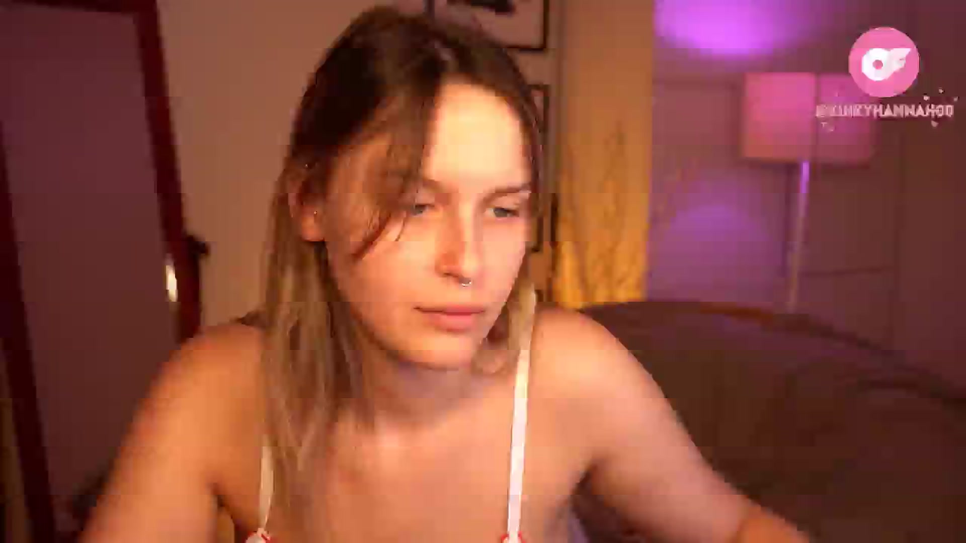 Gallery image thumbnail from sweetpulse_'s myfreecams stream on, 06/08/2024, 07:30 image 13 of 20