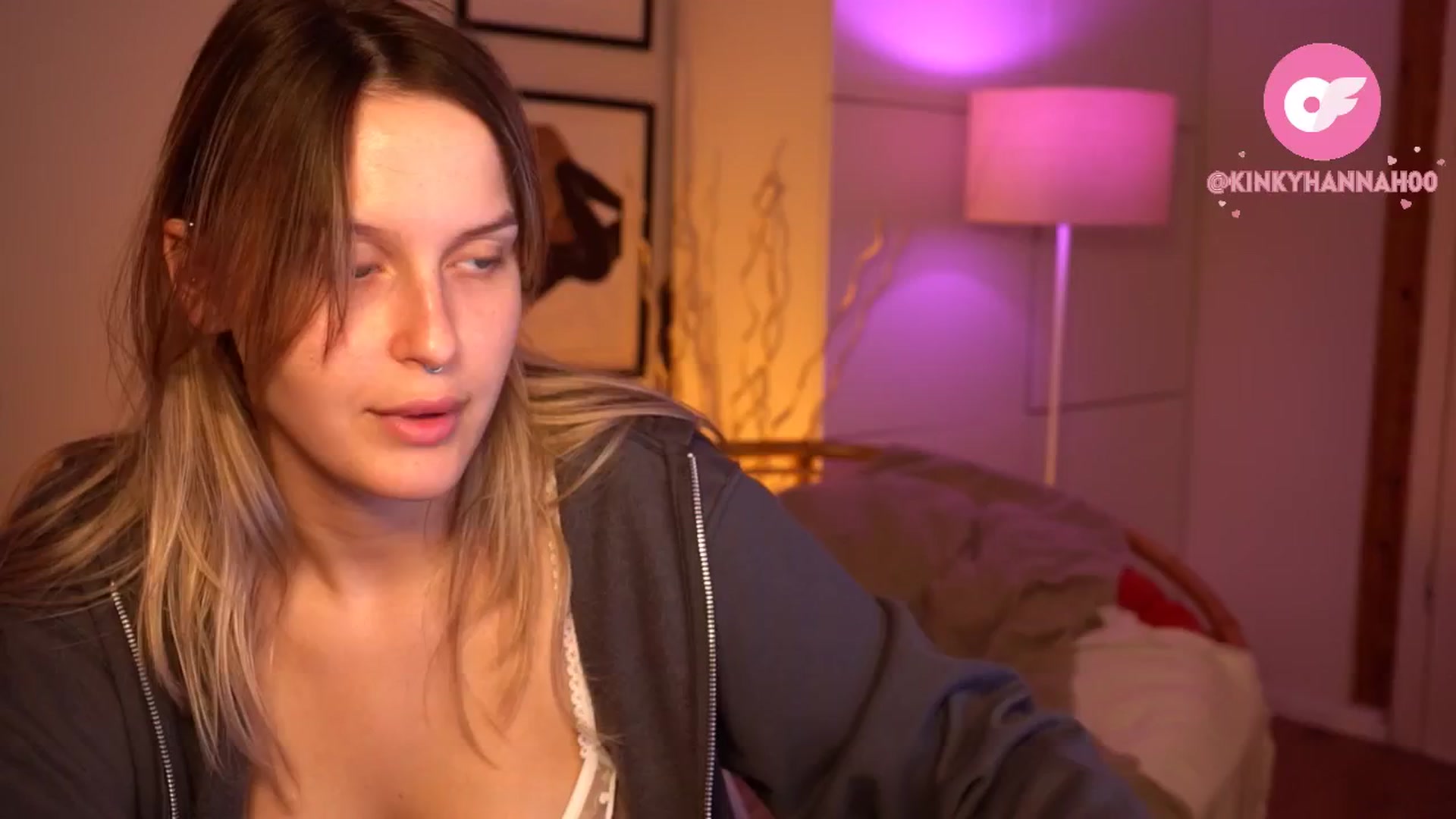 Gallery image thumbnail from sweetpulse_'s myfreecams stream on, 06/09/2024, 07:45 image 1 of 20