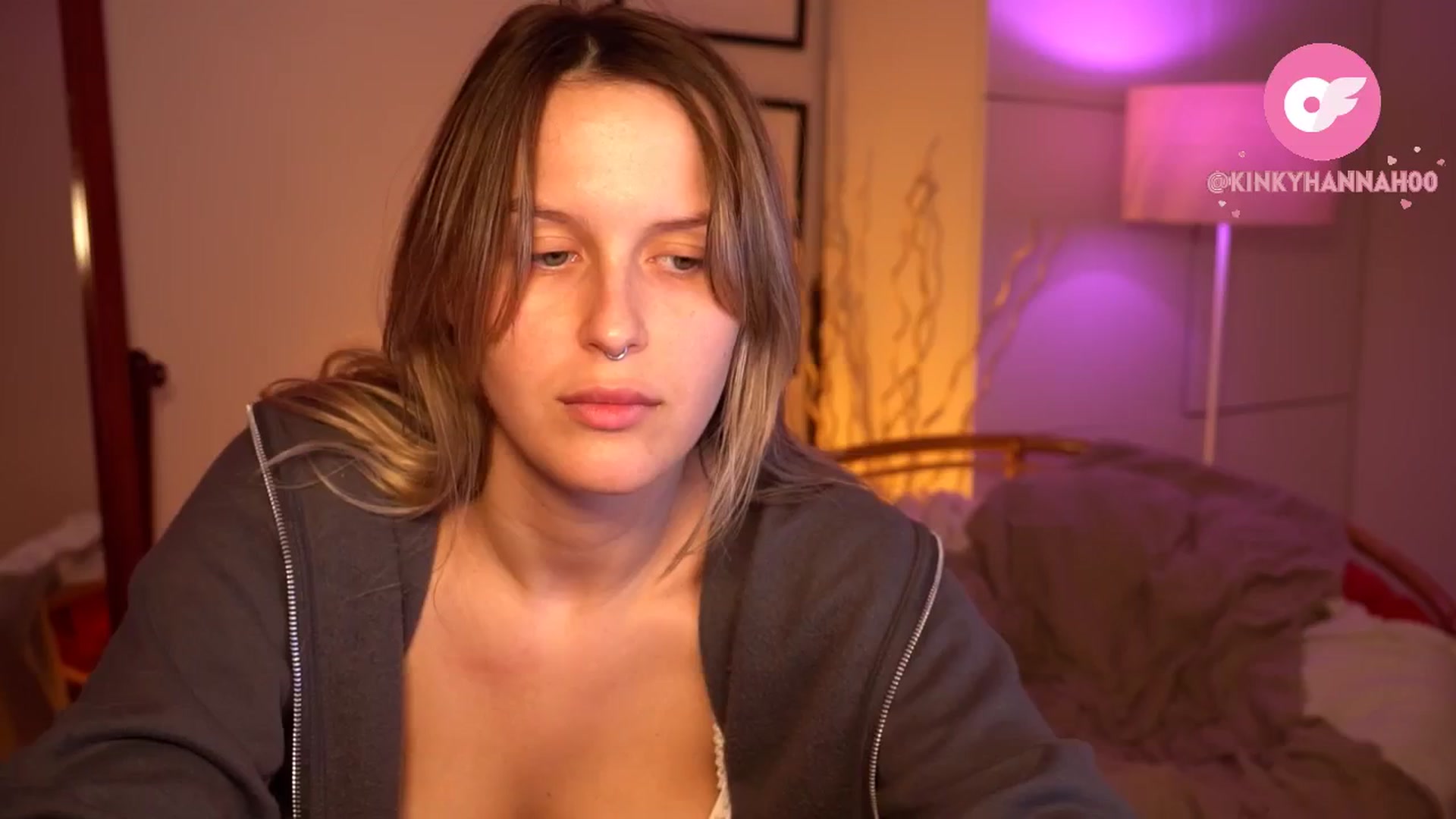 Gallery image thumbnail from sweetpulse_'s myfreecams stream on, 06/09/2024, 07:45 image 14 of 20