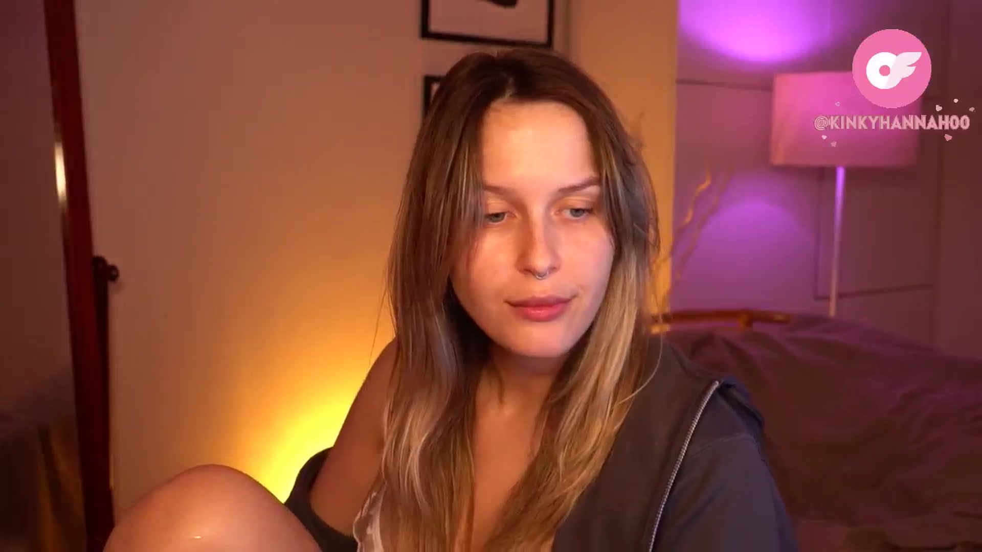 Gallery image thumbnail from sweetpulse_'s myfreecams stream on, 06/09/2024, 09:05 image 12 of 20